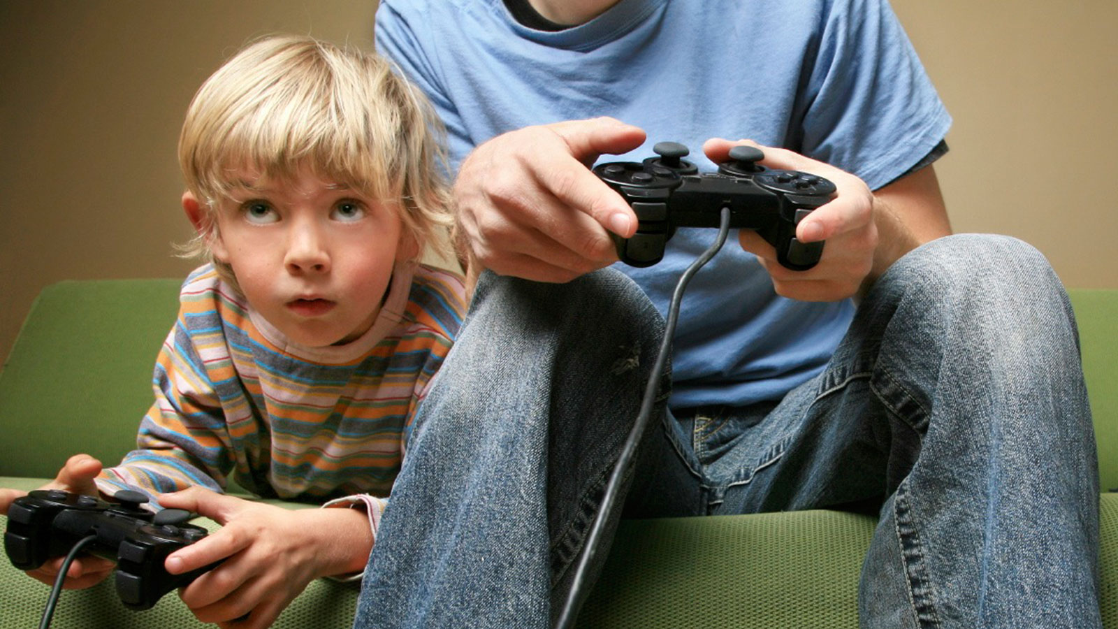 调查显示，仅有一成多父母会陪伴孩子玩游戏