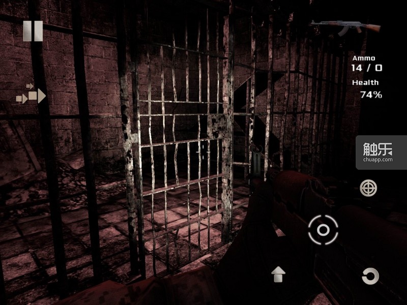 游戏场景中有很多监狱和狭窄的黑暗空间，没有地图的设计考验着玩家空间记忆力