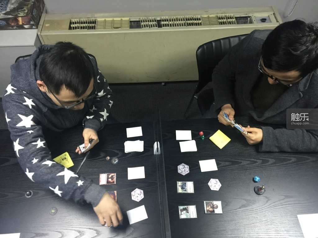 《英灵召唤师》团队通过实体卡牌测试游戏玩法