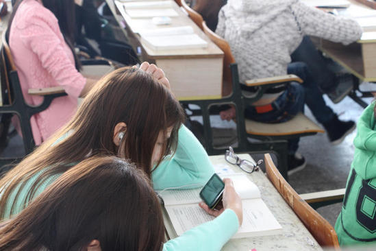智能手机对校园生活影响巨大（图片来自网上）