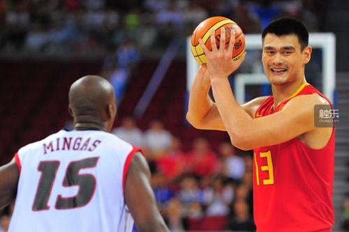姚明是中国篮球史上“百年一遇”的人，这句话并不为过