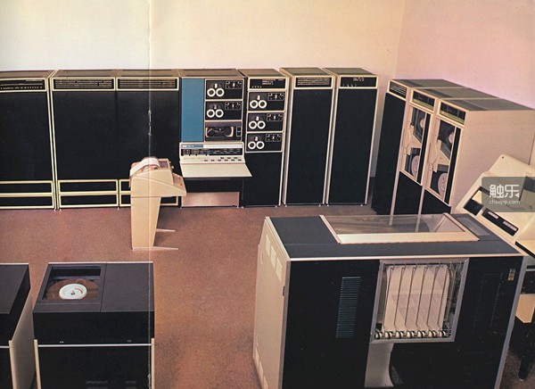 PDP-10需要占据一整个机房