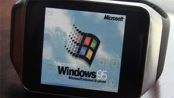 gear live安裝的windows 95,似乎有些卡